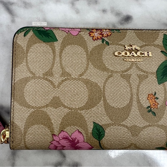 Coach Rose Prairie Signature Large Accordion Zip Wallet - Picture 4 of 10